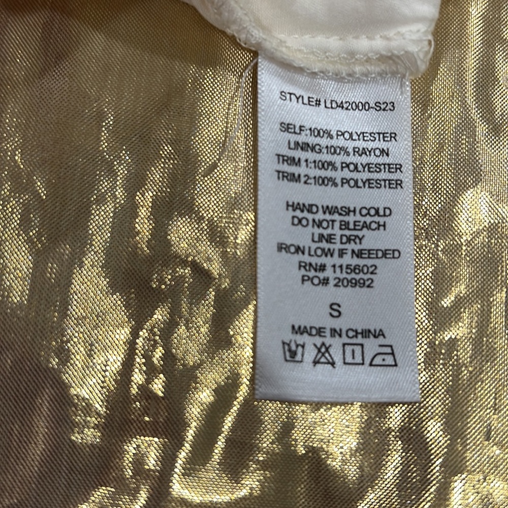 Summer top or short summer dress. - Picture 4 of 4